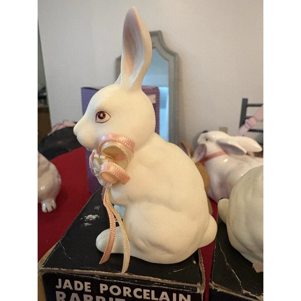 N/A addition or figurines